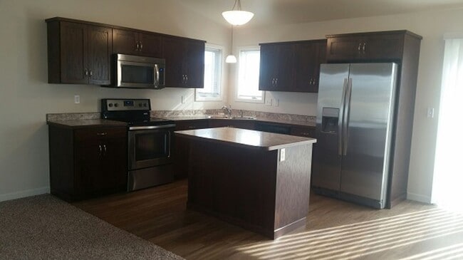 4214 15th St S in Moorhead, MN - Building Photo - Building Photo