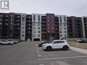 4-104 Spice Wy in Barrie, ON - Building Photo - Building Photo