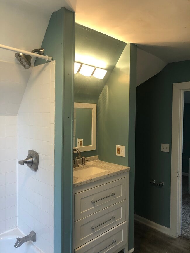 5913 Kavon Ave, Unit 3 in Baltimore, MD - Building Photo - Building Photo