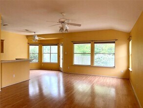 1432 Thibodeaux Dr in Round Rock, TX - Foto de edificio - Building Photo