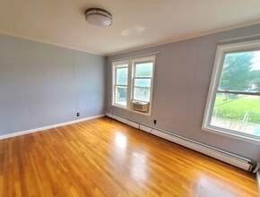 7 High Street Pl, Unit 2 in Brookline, MA - Building Photo - Building Photo