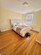 11 Pilgrim Ct in Bloomfield, NJ - Building Photo - Building Photo