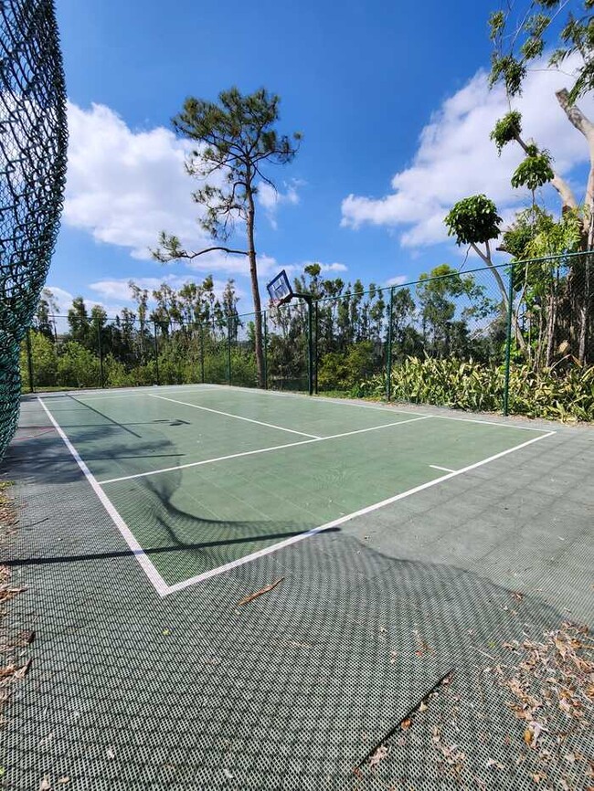 2845 Winkler Ave in Ft. Myers, FL - Building Photo - Building Photo