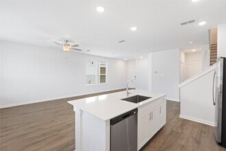8119 Danson Ln in Pearland, TX - Building Photo - Building Photo