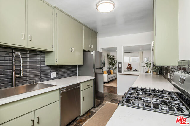 2115 Ocean Park Blvd-Unit -4 in Santa Monica, CA - Building Photo - Building Photo