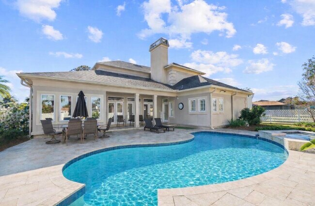 322 Wahoo Rd in Panama City Beach, FL - Building Photo - Building Photo