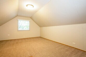 8122 N Octavia Ave in Niles, IL - Building Photo - Building Photo