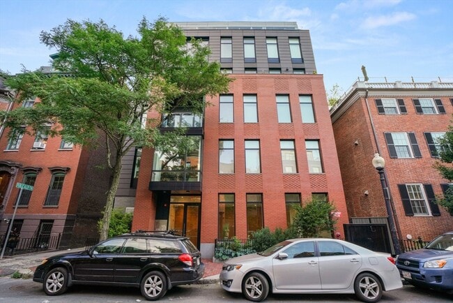 property at 7 E Springfield St