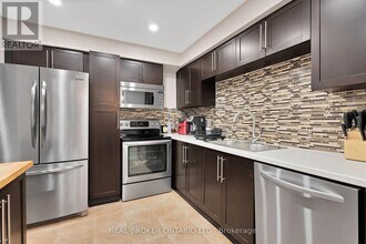 7360-7360 Zinnia Pl in Mississauga, ON - Building Photo - Building Photo