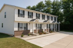 102 Crossing Dr, Unit 3 Bedroom-2.5 Bath in Normal, IL - Building Photo