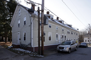 685 East Ave in Warwick, RI - Building Photo