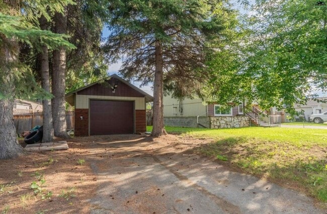 579 Slater Dr in Fairbanks, AK - Building Photo - Building Photo