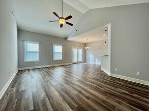 3791 Willow Creek Rd in Nashville, TN - Building Photo - Building Photo