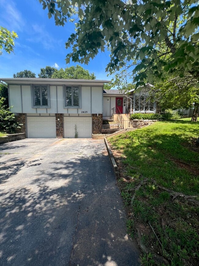 property at 2625 W Sexton St