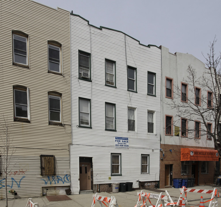 213 Himrod St in Brooklyn, NY - Building Photo