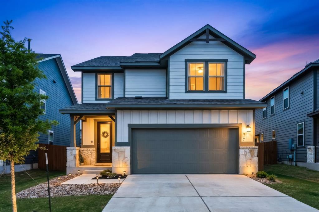 217 McCrae Dr in Liberty Hill, TX - Building Photo