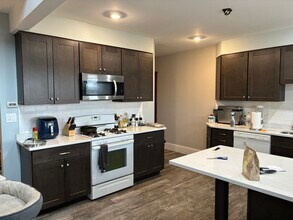 66 Perthshire Rd, Unit 2 in Boston, MA - Building Photo - Building Photo