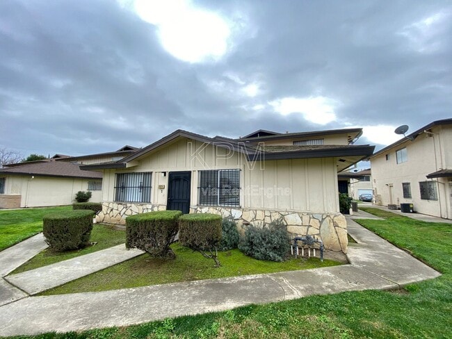 2920 Peachtree Dr in Stockton, CA - Building Photo - Building Photo