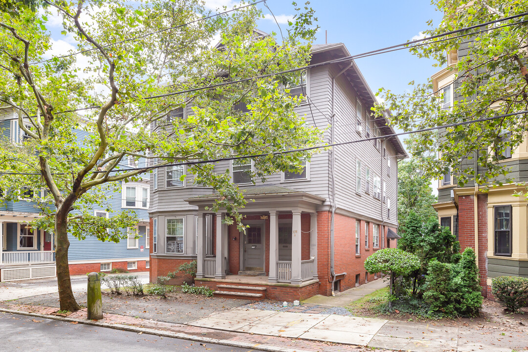 378 Benefit St in Providence, RI - Foto de edificio