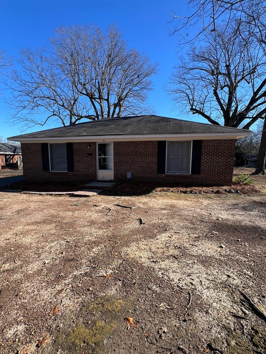 307 S College St in Monroe, NC - Building Photo