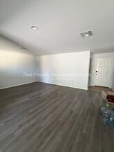 25067 W Dove Trail in Buckeye, AZ - Building Photo - Building Photo