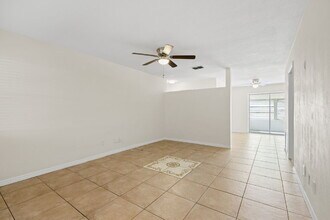 5718 20th Ave N in St. Petersburg, FL - Building Photo - Building Photo