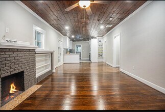 7449 Walker St in Houston, TX - Building Photo - Building Photo