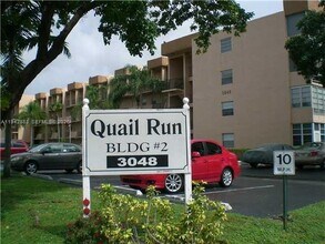 3048 Sunrise Lakes Dr E in Sunrise, FL - Foto de edificio - Building Photo