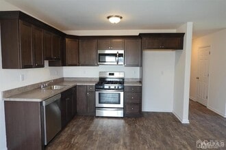 381 Highland St in South Amboy, NJ - Building Photo - Building Photo