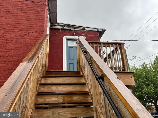 property at 101 N Warren St