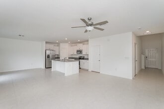 17895 Blissful Stars Dr in Lutz, FL - Foto de edificio - Building Photo