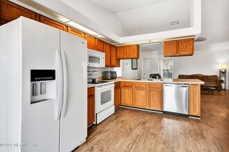 8096 Beatle Blvd in Jacksonville, FL - Building Photo - Building Photo