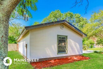 8162 Cayuga Trail W in Jacksonville, FL - Building Photo - Building Photo