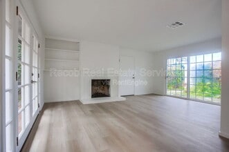 8019 Paseo Del Ocaso in San Diego, CA - Building Photo - Building Photo