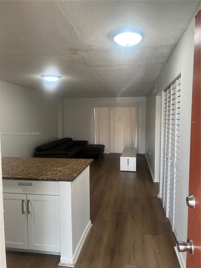6080 Forest Hill Blvd in West Palm Beach, FL - Building Photo - Building Photo