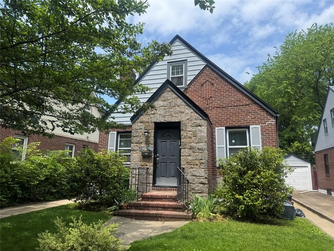 property at 187-15 Aberdeen Rd