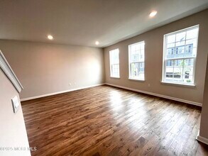 20 Rothbury Ct in Tinton Falls, NJ - Building Photo - Building Photo