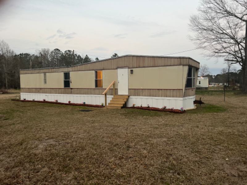 13111 el Jordan Dr in Independence, LA - Building Photo