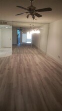 443 NE 195th St in Miami, FL - Building Photo - Building Photo