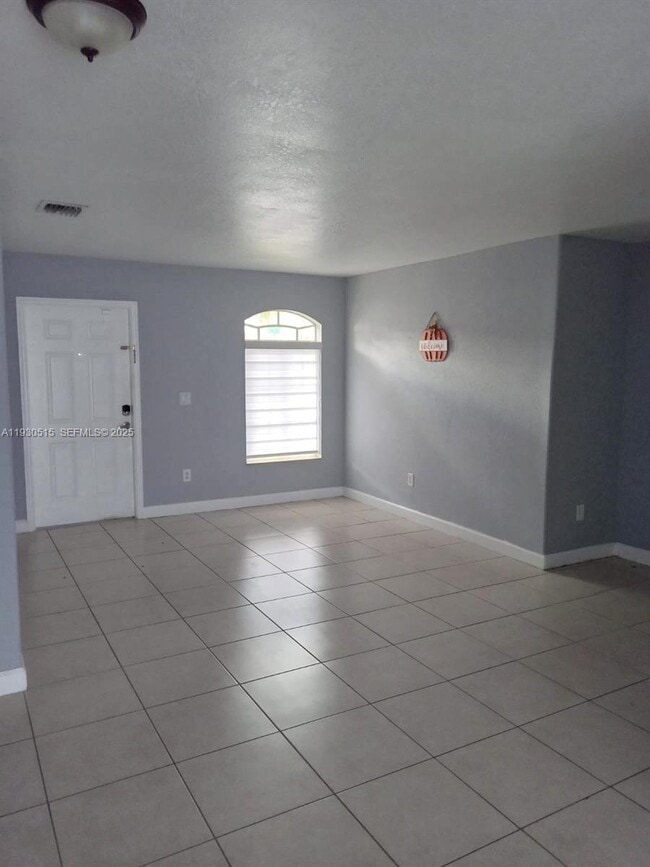 7339 NW 173rd Dr in Hialeah, FL - Building Photo - Building Photo