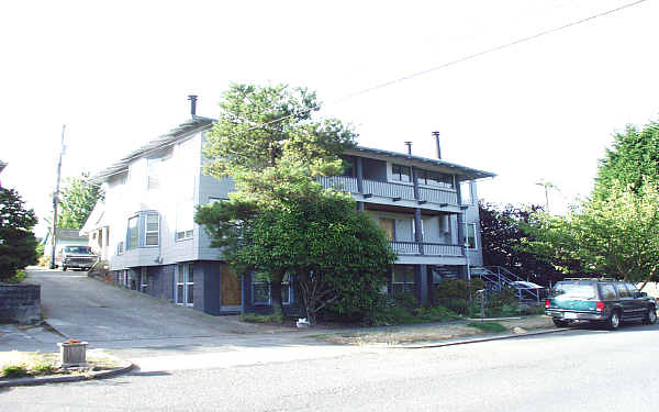 West Boston Apartments in Seattle, WA - Building Photo - Building Photo