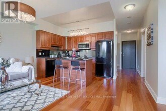 1105-1105 Leslie St in Toronto, ON - Building Photo - Building Photo