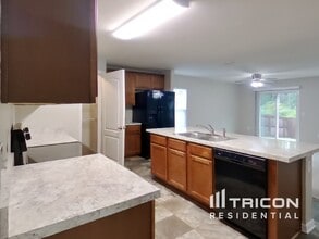 1987 April Oaks Dr in Jacksonville, FL - Building Photo - Building Photo