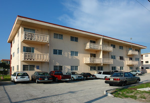 Colonial Sunset Apartments