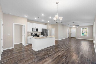 145 4th Ave E in Crestview, FL - Building Photo - Building Photo