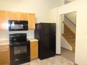 9300 Huggins Ln in Reynoldsburg, OH - Building Photo - Building Photo