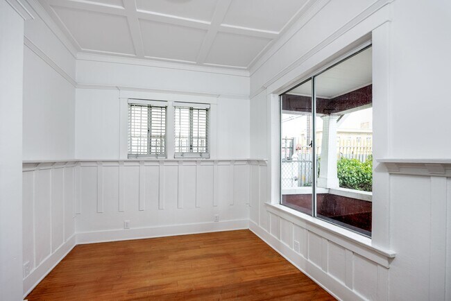 1418 W Jefferson Blvd in Los Angeles, CA - Building Photo - Building Photo