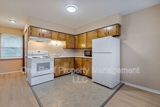 701 Linwood Dr in Harrisonville, MO - Building Photo - Building Photo