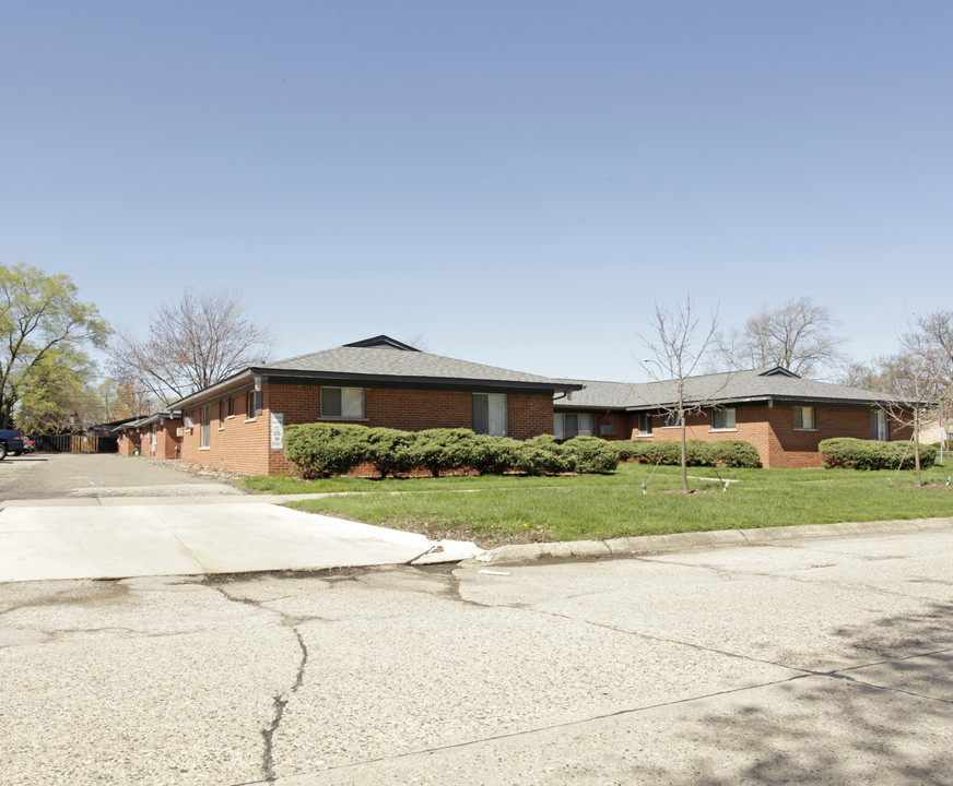 Maple Ranch in Royal Oak, MI - Building Photo