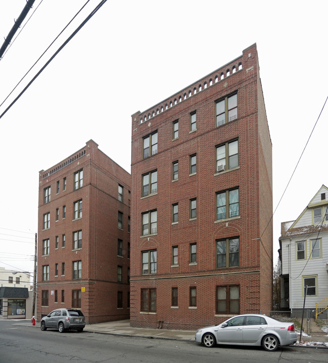 105 S Fulton Ave in Mount Vernon, NY - Building Photo